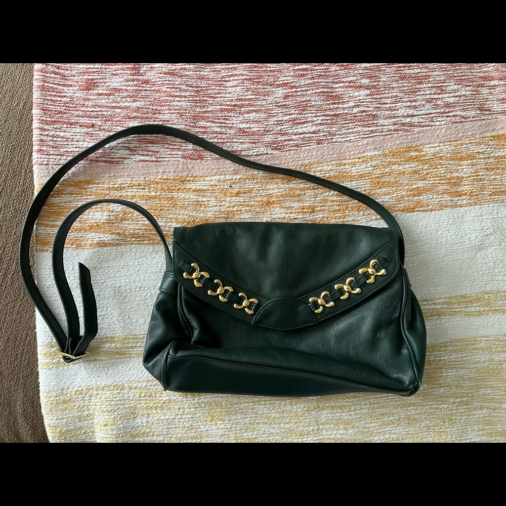 Beautiful dark green shoulder bag! Gold accents!